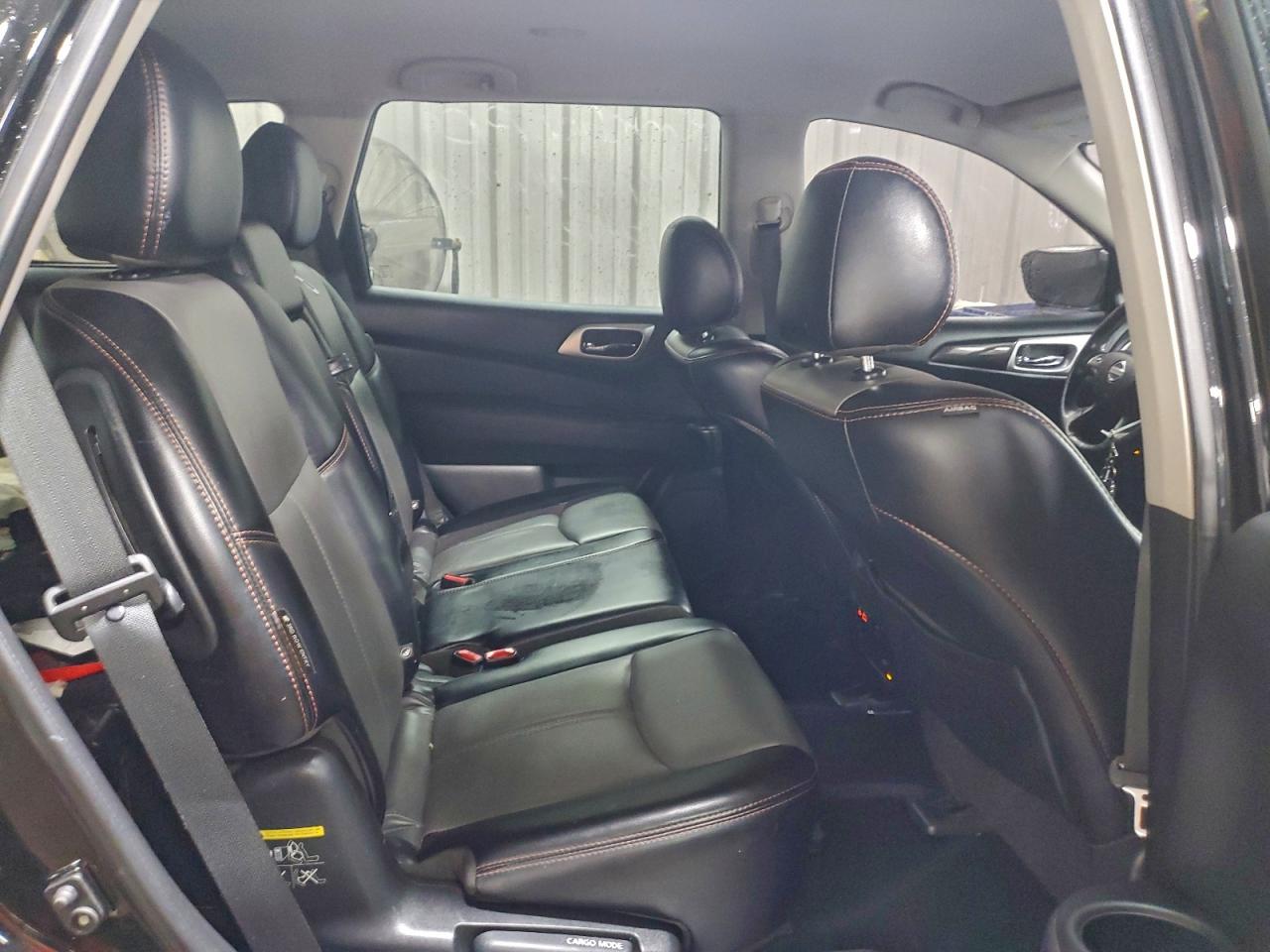 Nissan Pathfinder S Image 9