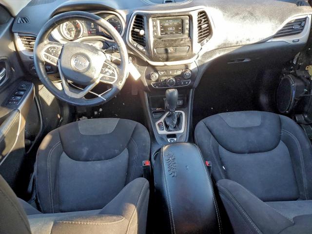 Jeep Grand Cherokee Sport Image 2