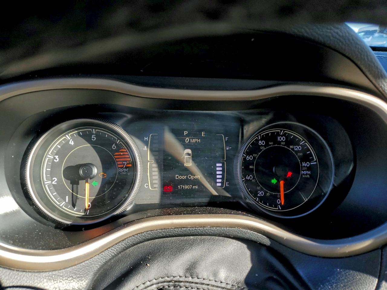 Jeep Grand Cherokee Sport Image 13