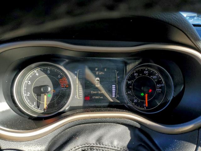 Jeep Grand Cherokee Sport Image 13