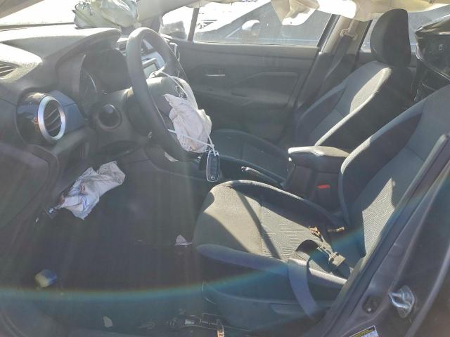 Nissan Versa Sv Image 6