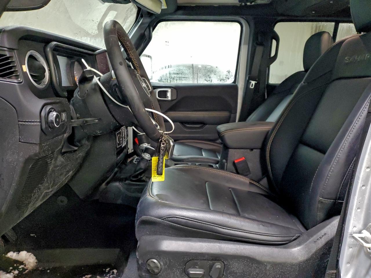 Jeep Wrangler Sahara Image 6