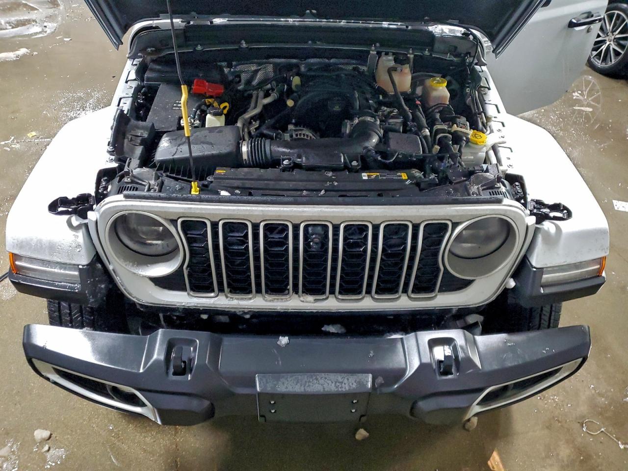 Jeep Wrangler Sahara Image 8