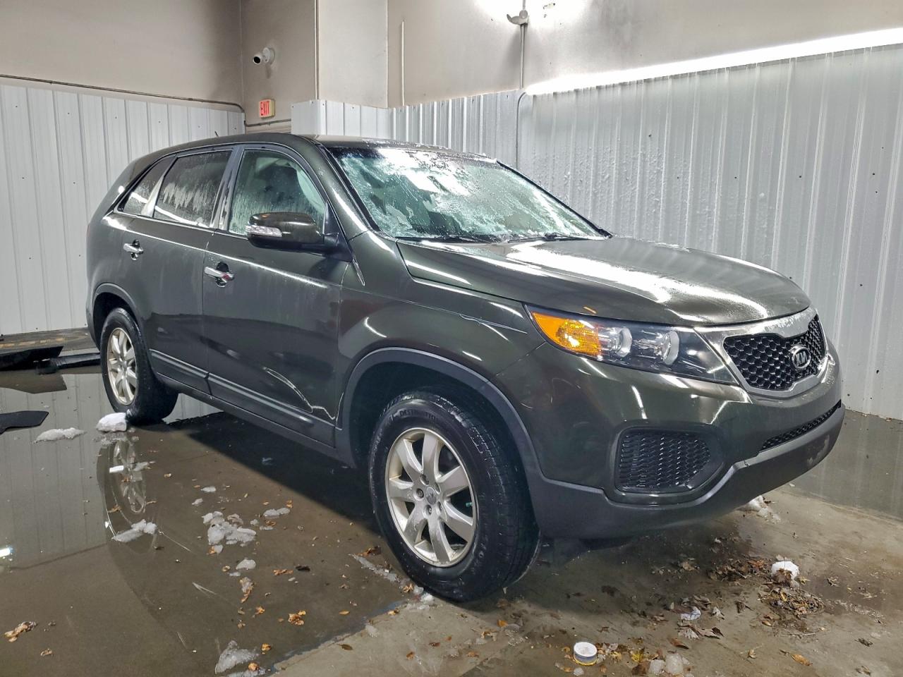 Kia Sorento Base Image 3