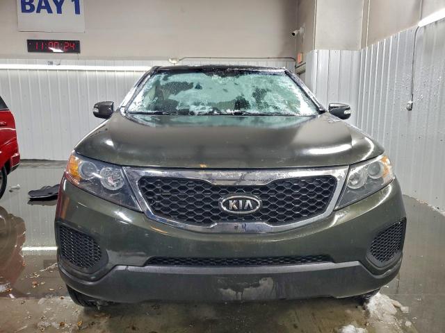 Kia Sorento Base Image 8