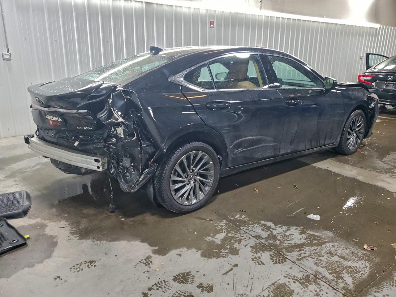 Lexus Es 300h Base Image 12