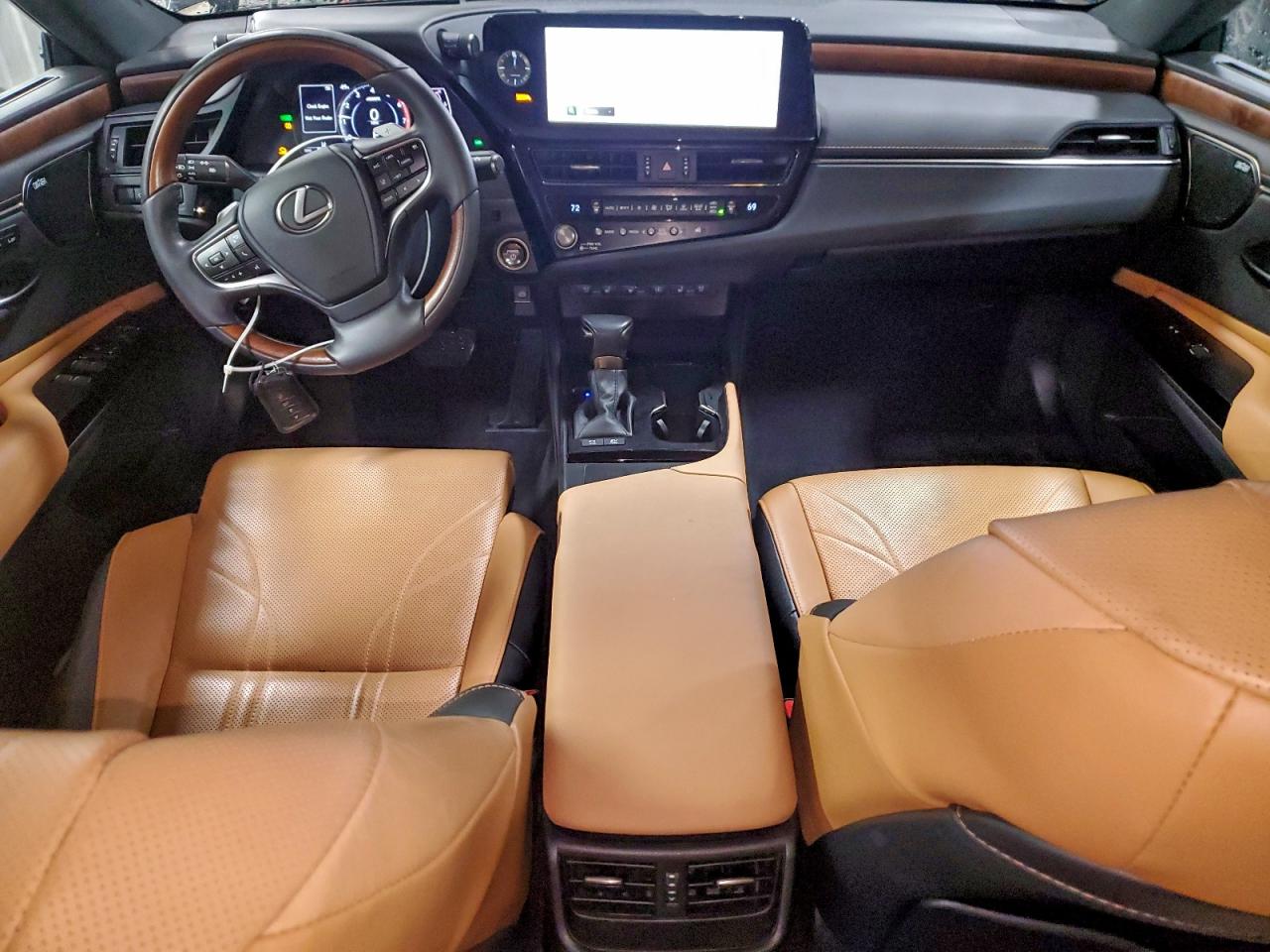 Lexus Es 300h Base Image 3