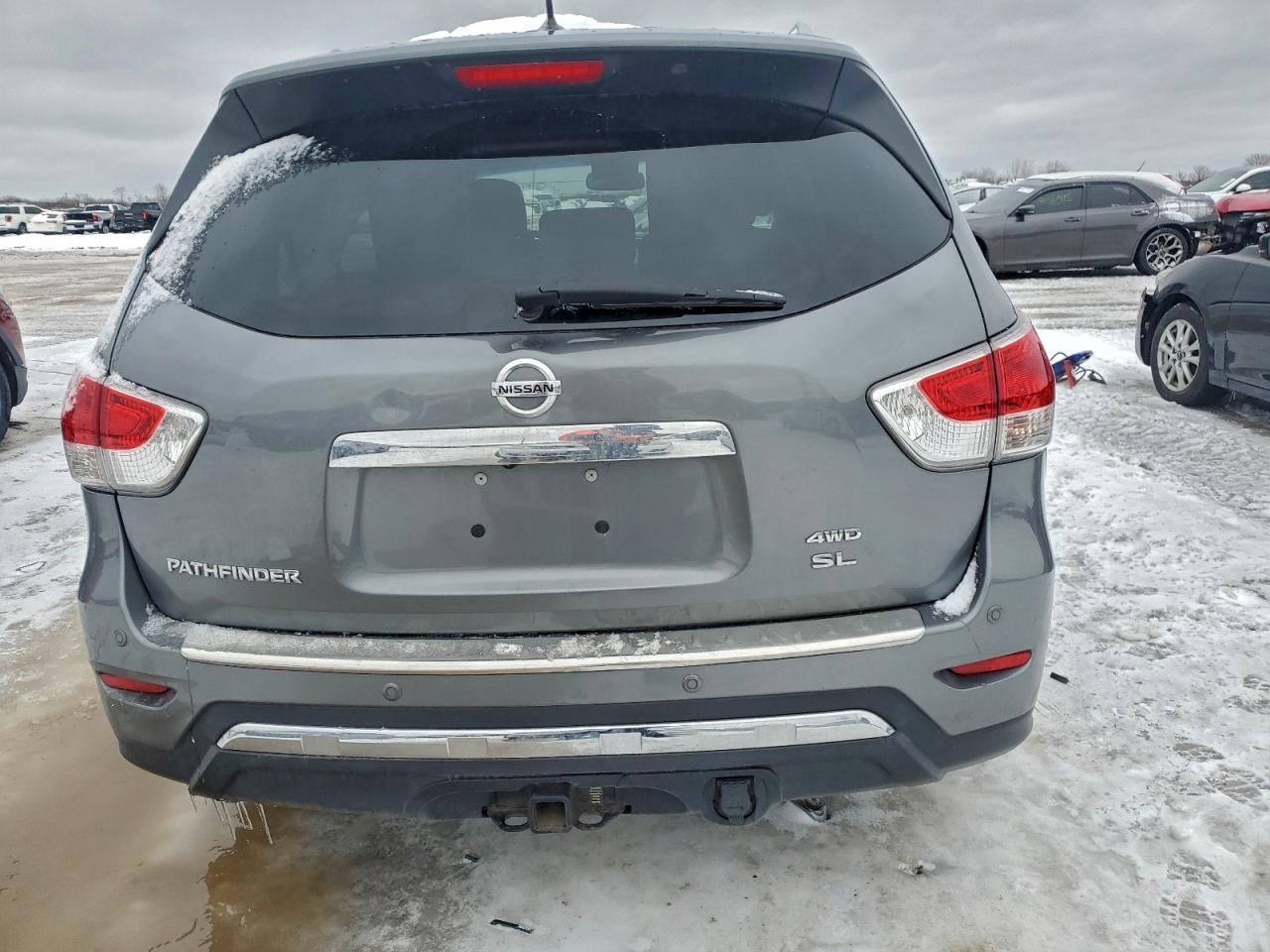 Nissan Pathfinder S Image 10