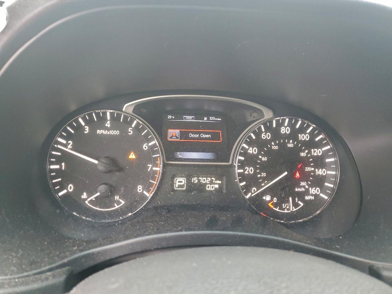 Nissan Pathfinder S Image 9