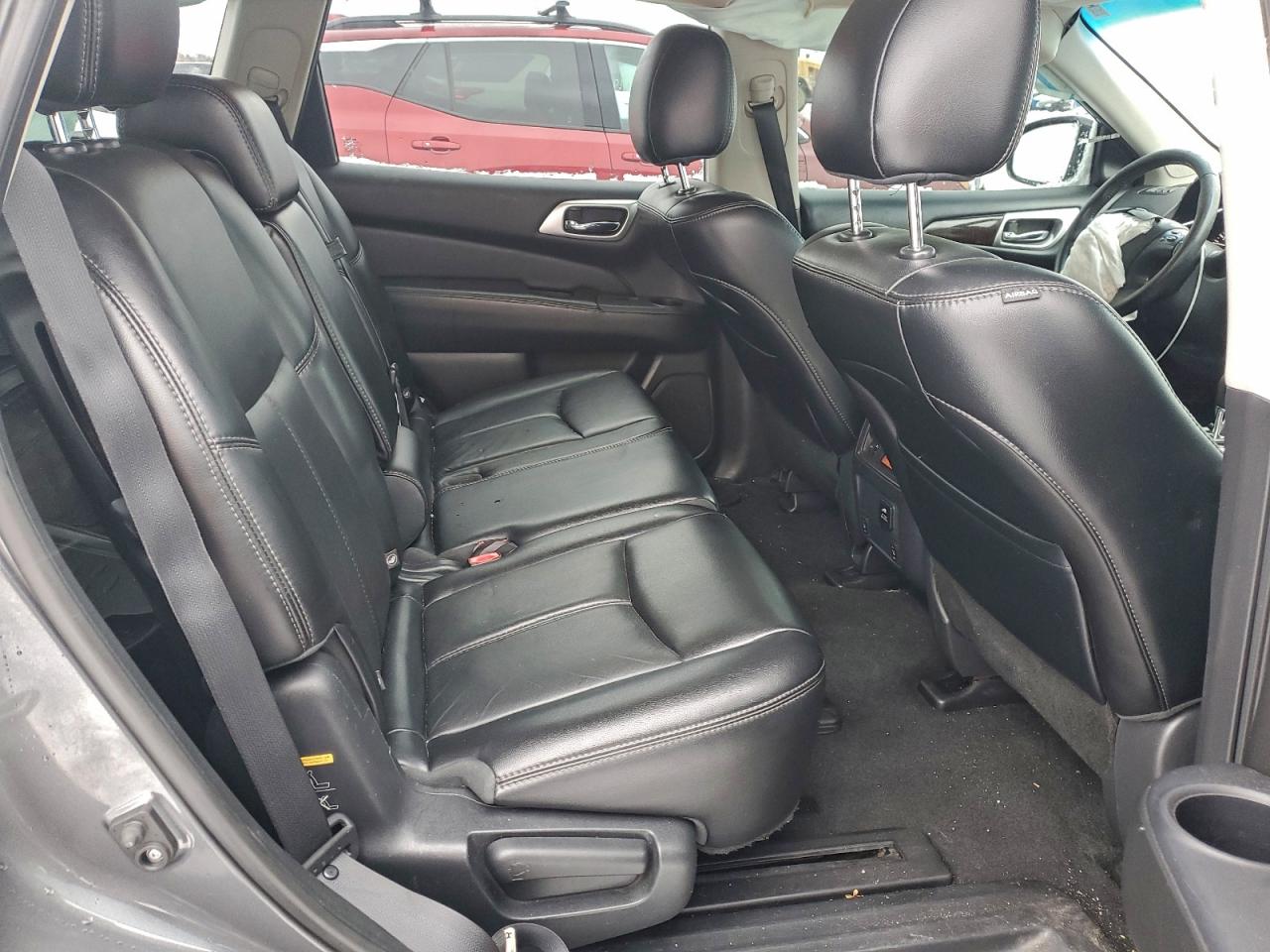 Nissan Pathfinder S Image 13