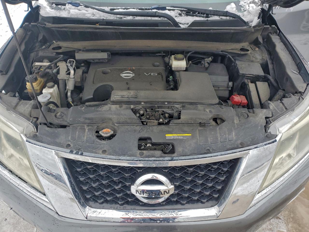 Nissan Pathfinder S Image 6