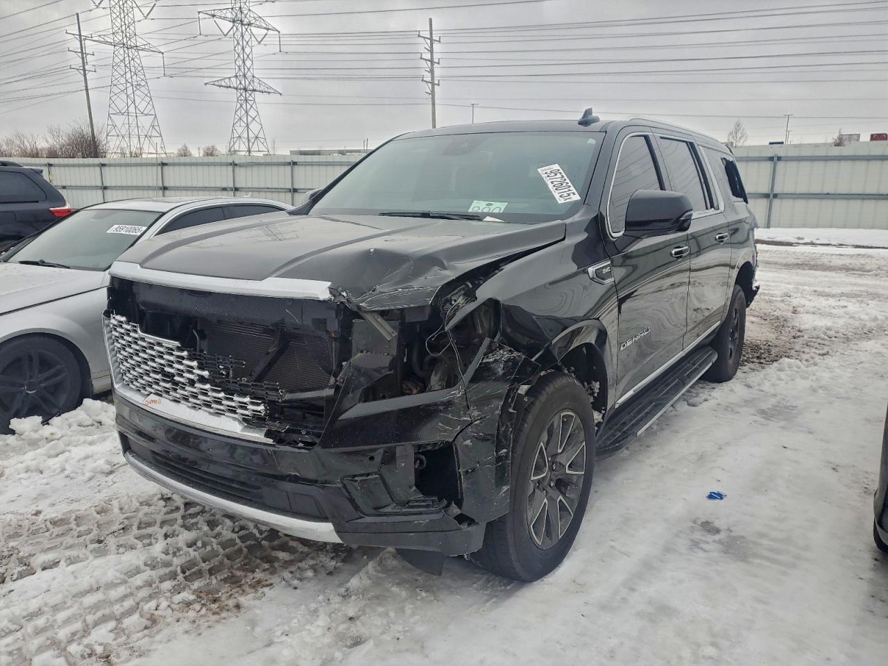 GMC Yukon Denali Image 1