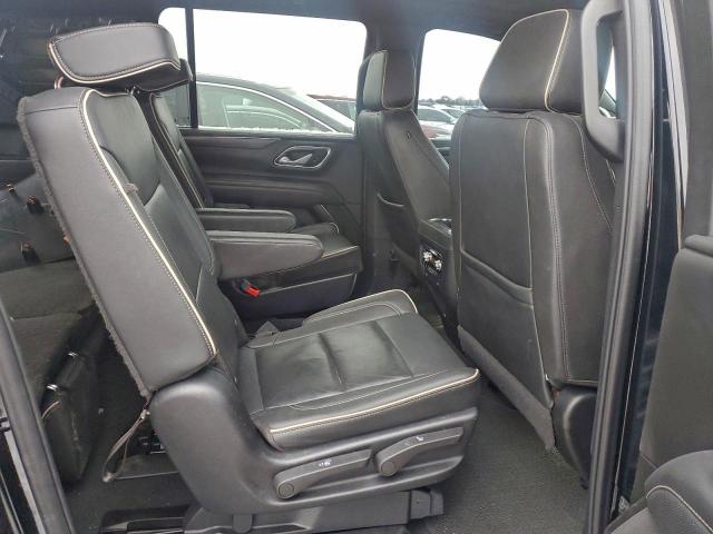 GMC Yukon Denali Image 12