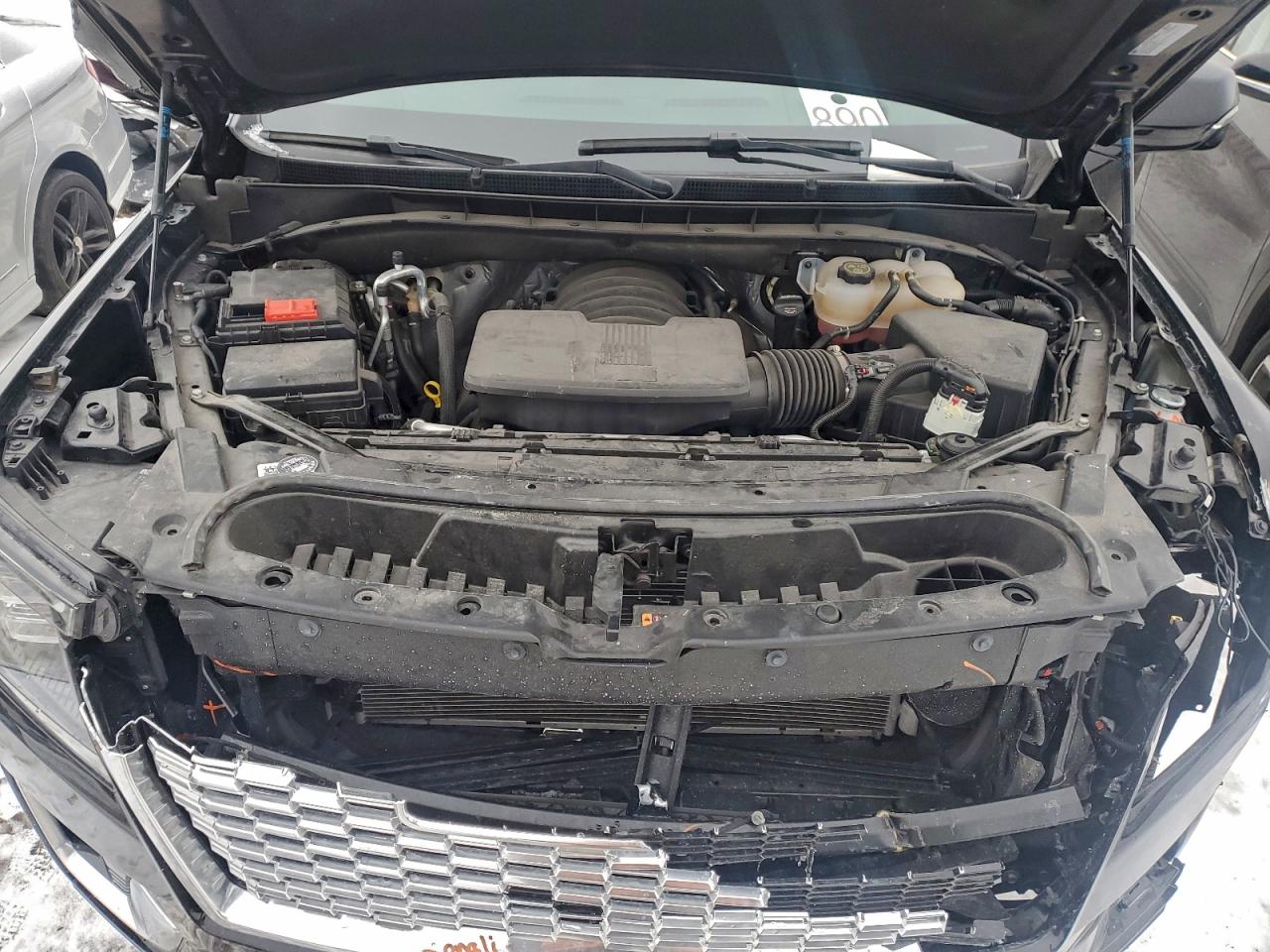 GMC Yukon Denali Image 11