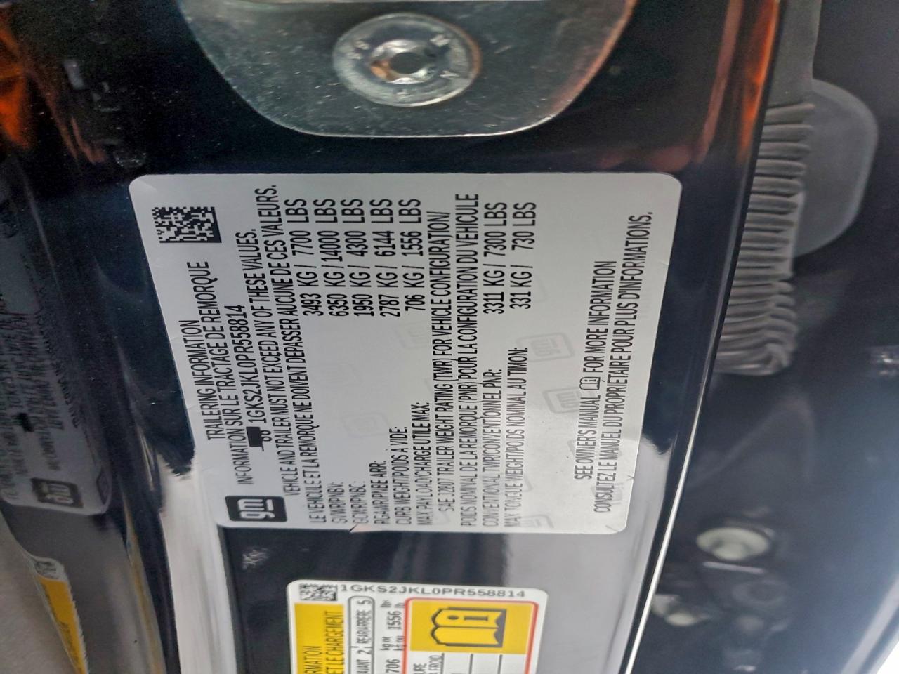 GMC Yukon Denali Image 7