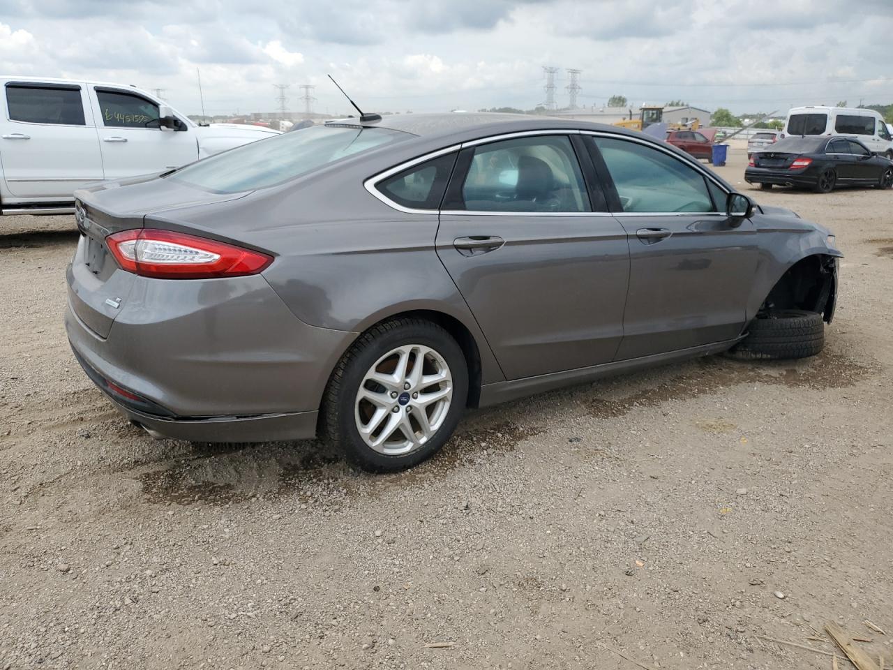 Ford Fusion Se Image 3