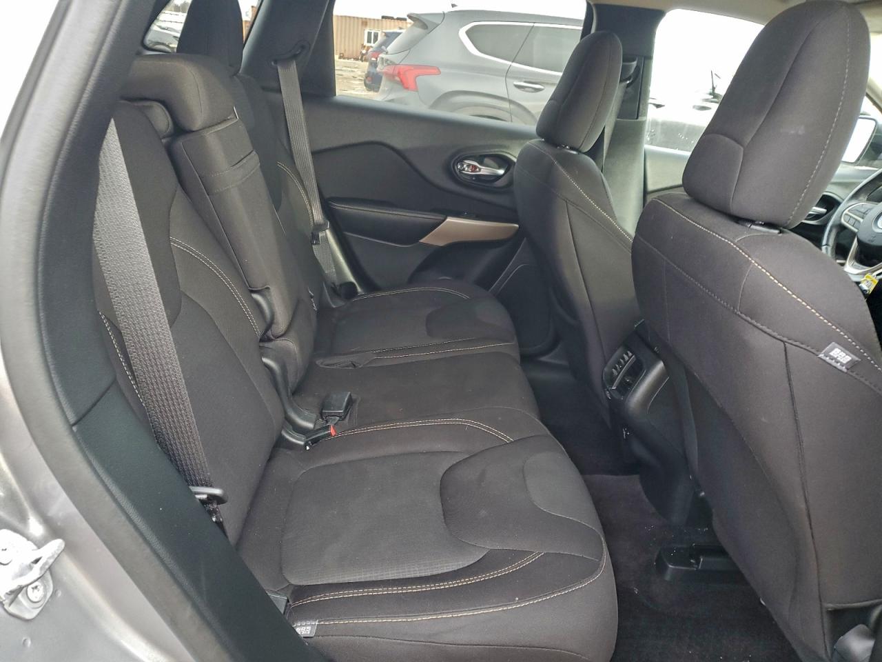 Jeep Grand Cherokee Latitude Image 8