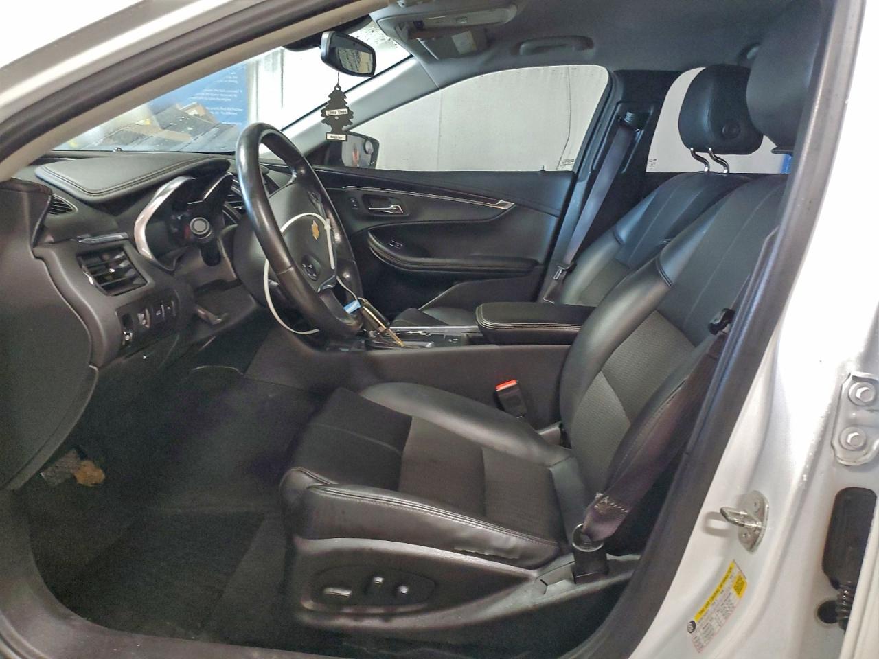 Chevrolet Impala Lt Image 8