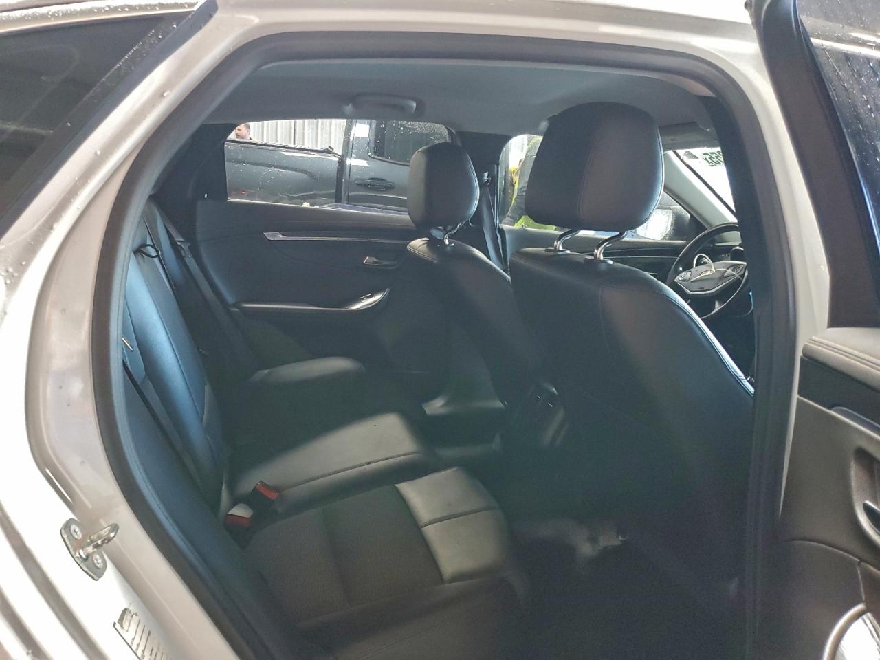 Chevrolet Impala Lt Image 11