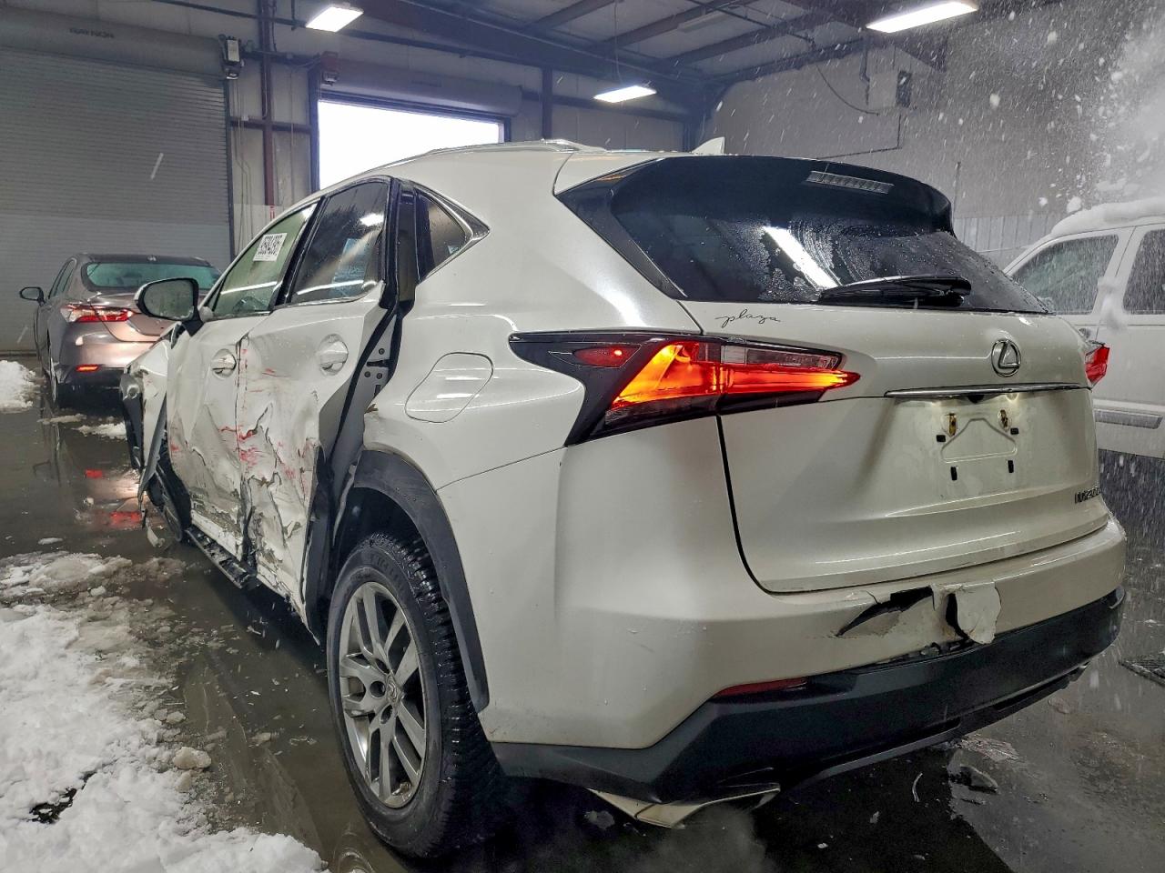 Lexus NX 200t Base Image 12