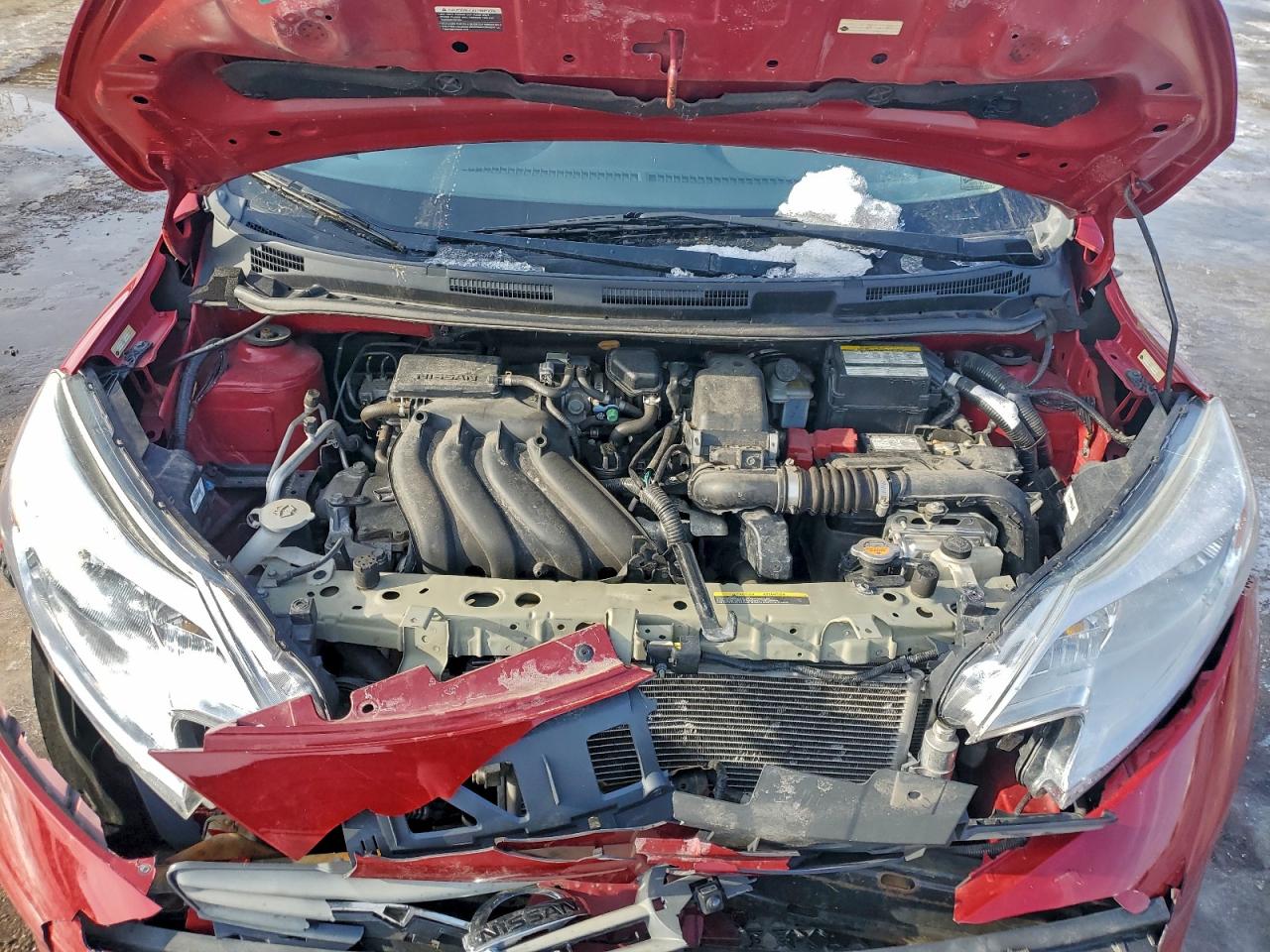 Nissan Versa S Image 8