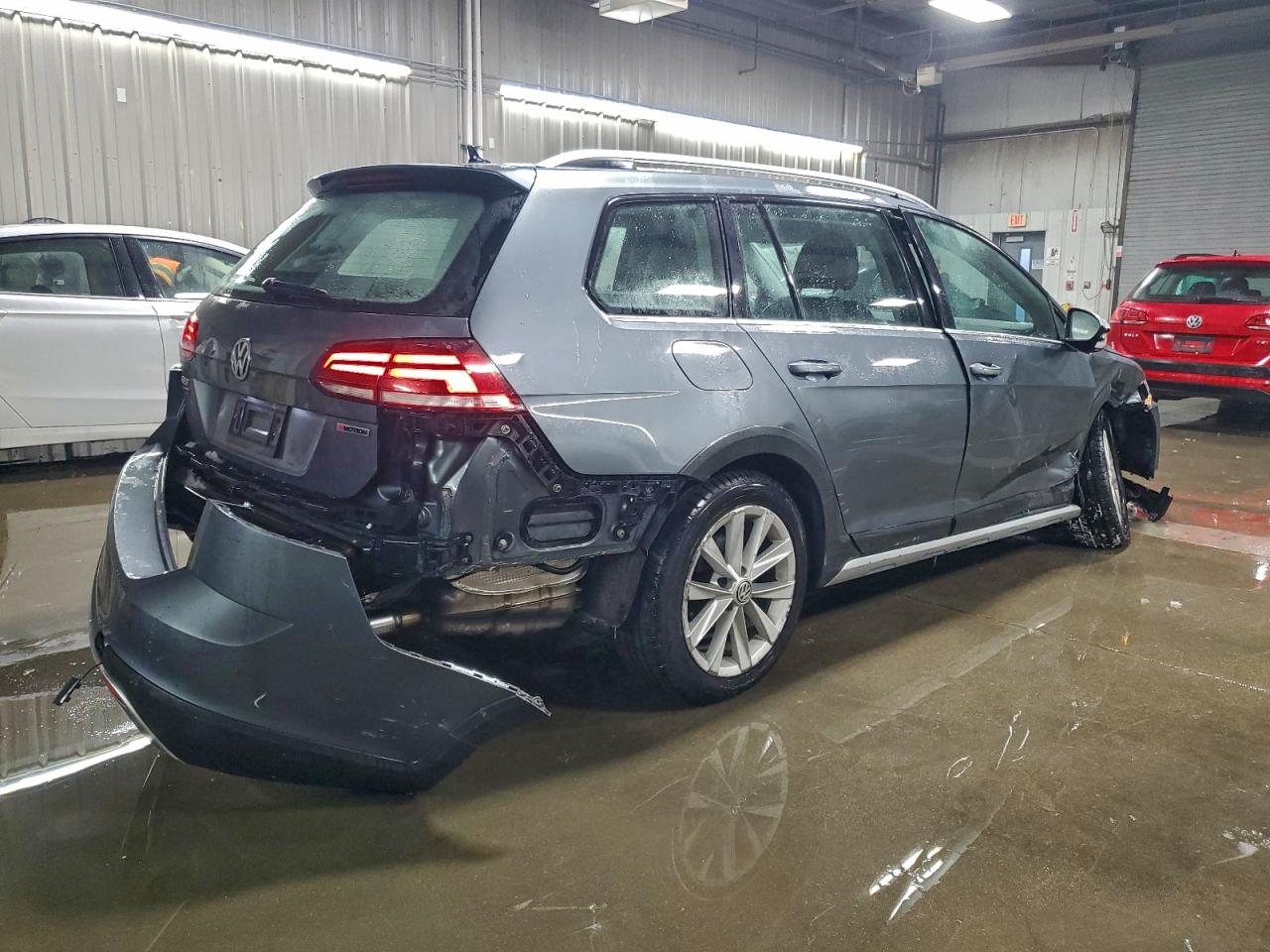 Volkswagen Golf S Image 2