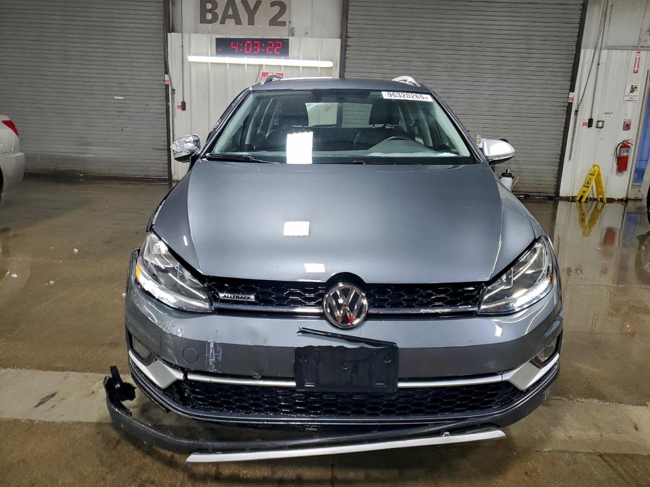 Volkswagen Golf S Image 10