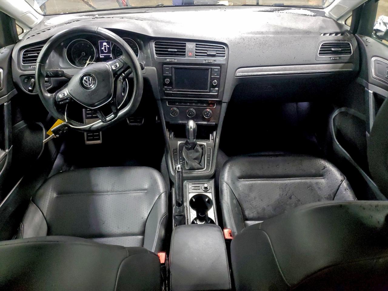 Volkswagen Golf S Image 8