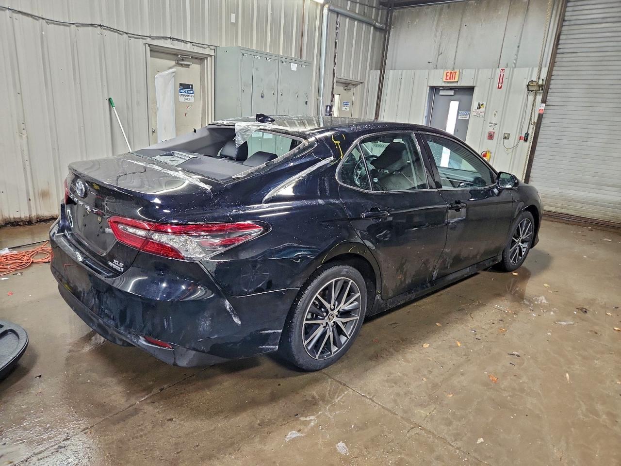 Toyota Camry Xle Image 2