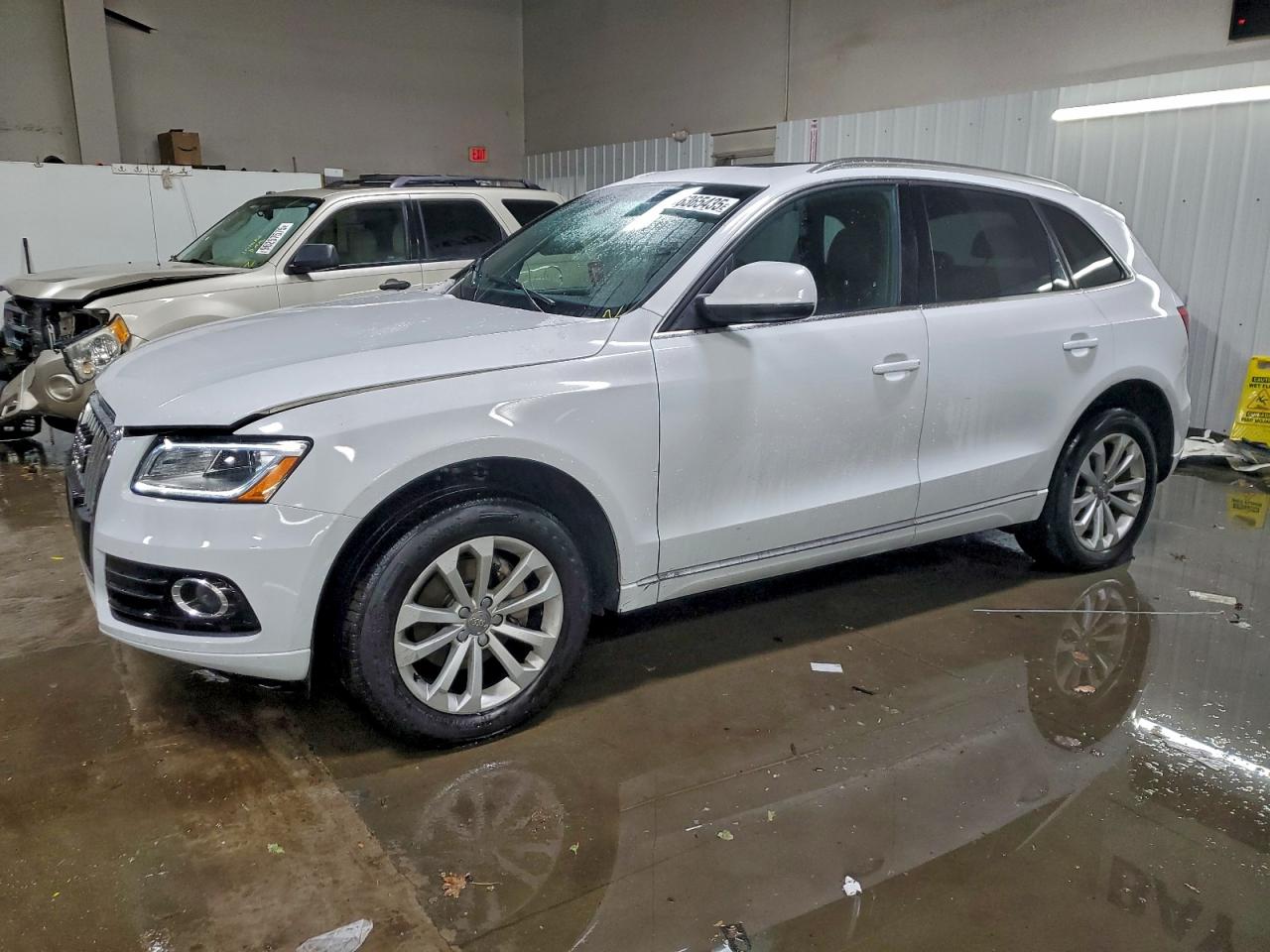 Audi Q5 Premium Plus Image 1