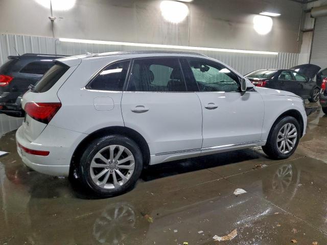 Audi Q5 Premium Plus Image 2
