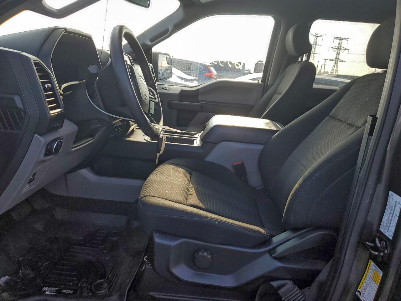 Ford F-150 Supercrew Image 5