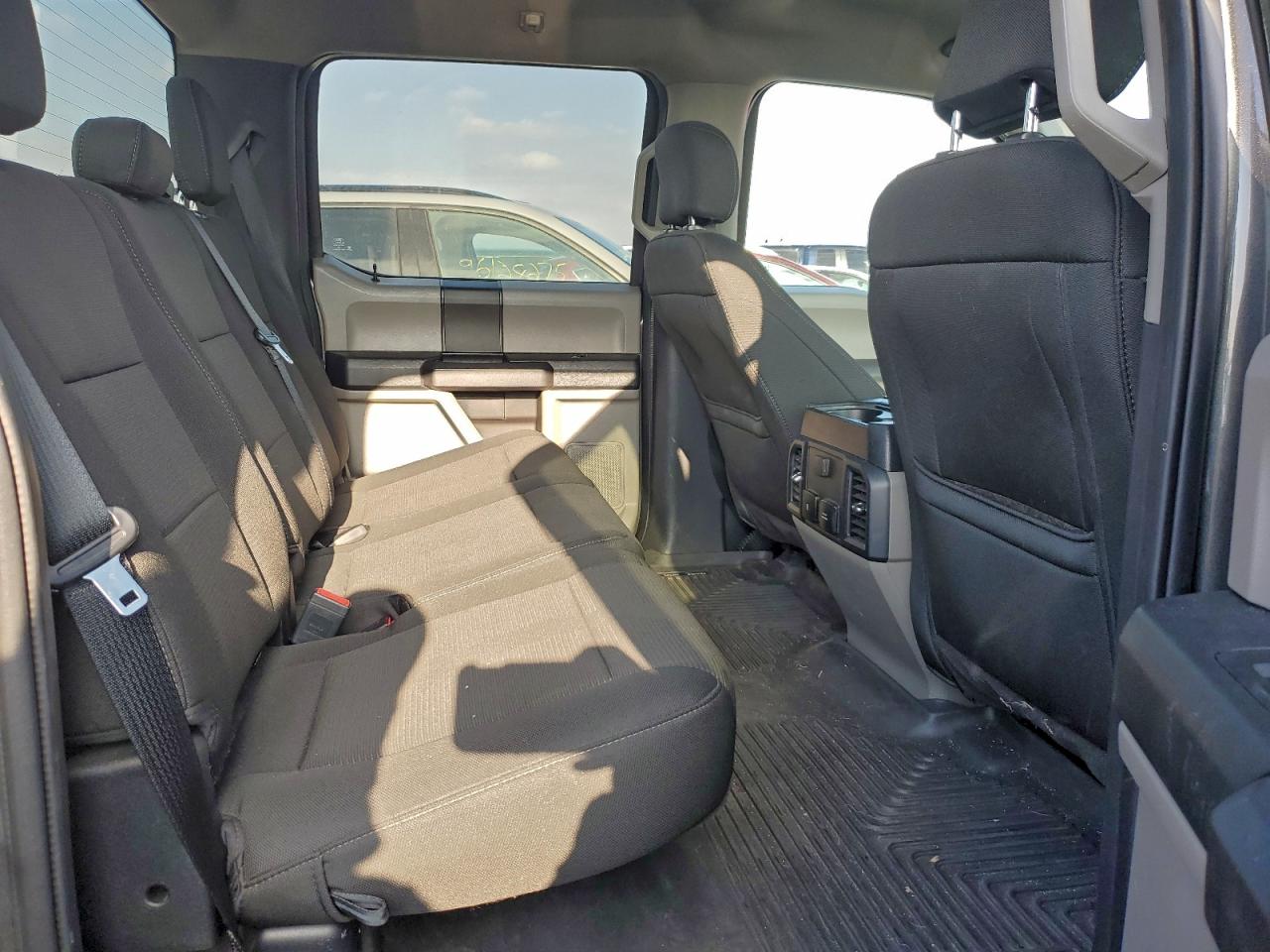 Ford F-150 Supercrew Image 10