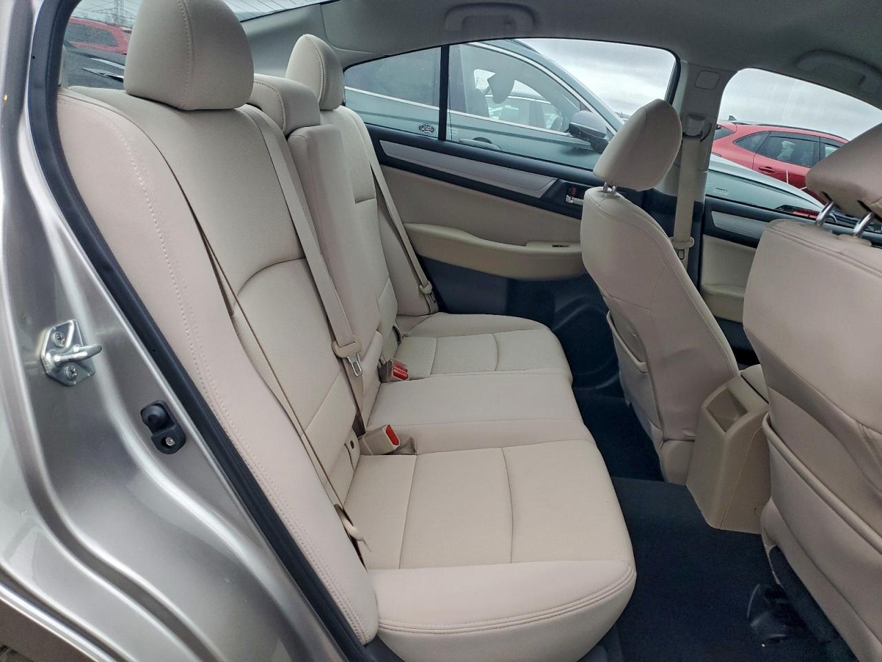 Subaru Legacy 2.5i Premium Image 10