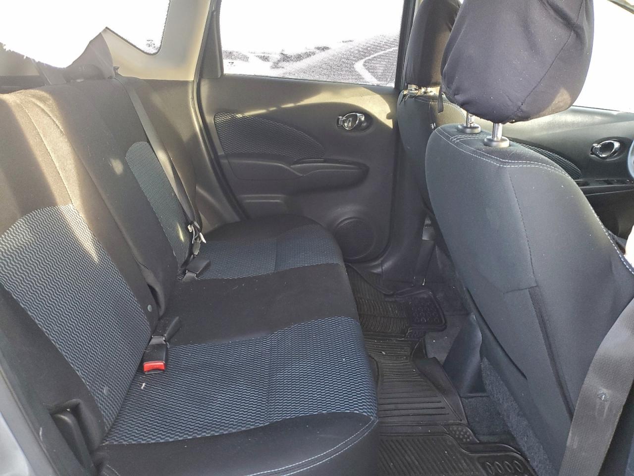 Nissan Versa S Image 10