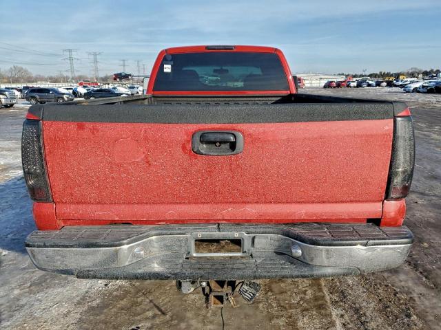 Chevrolet Silverado K2500 Image 3