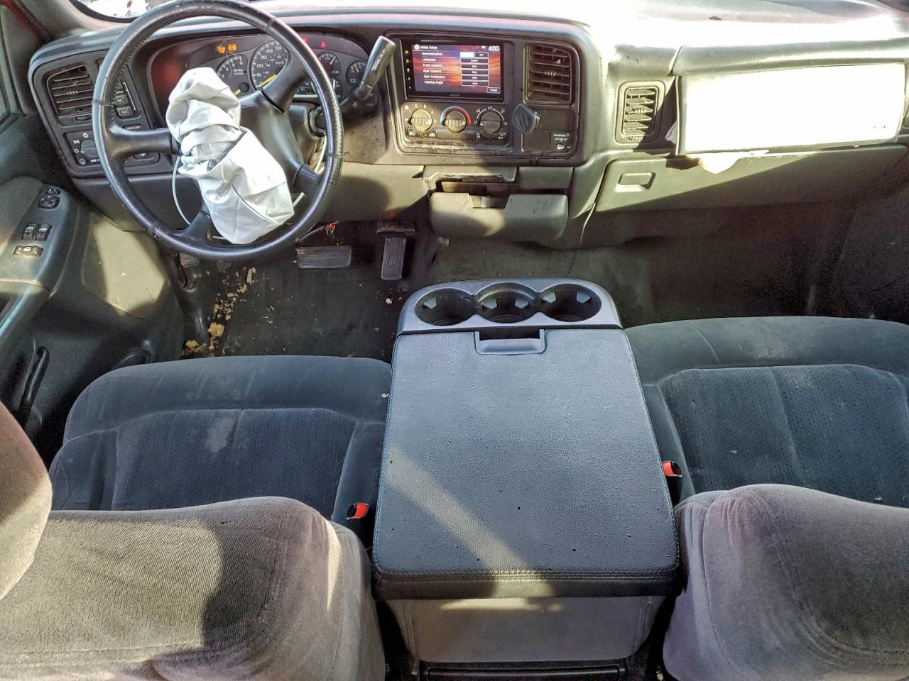 Chevrolet Silverado K2500 Image 9