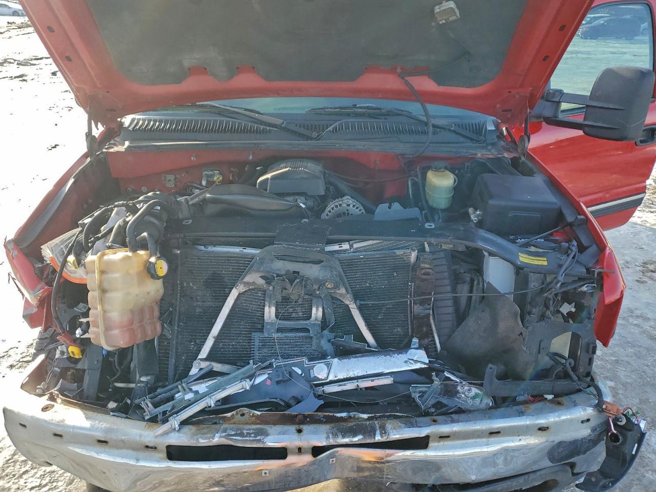 Chevrolet Silverado K2500 Image 11