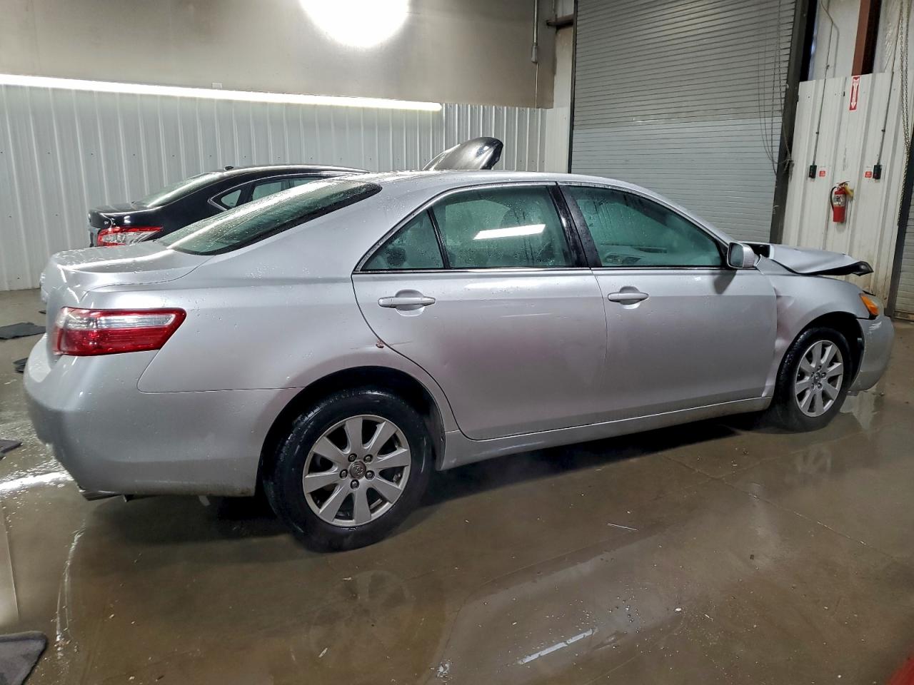 Toyota Camry Ce Image 3