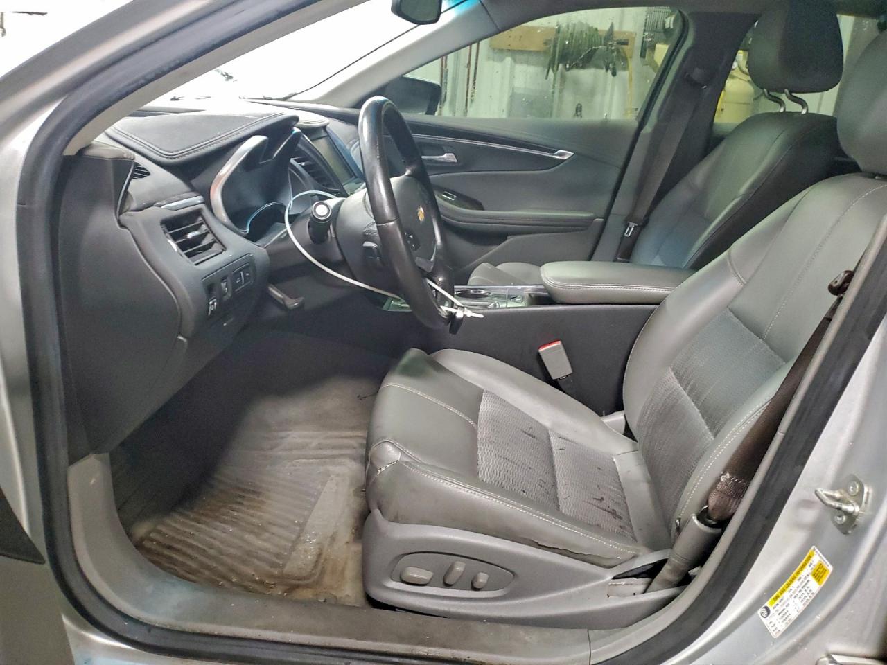 Chevrolet Impala Lt Image 2