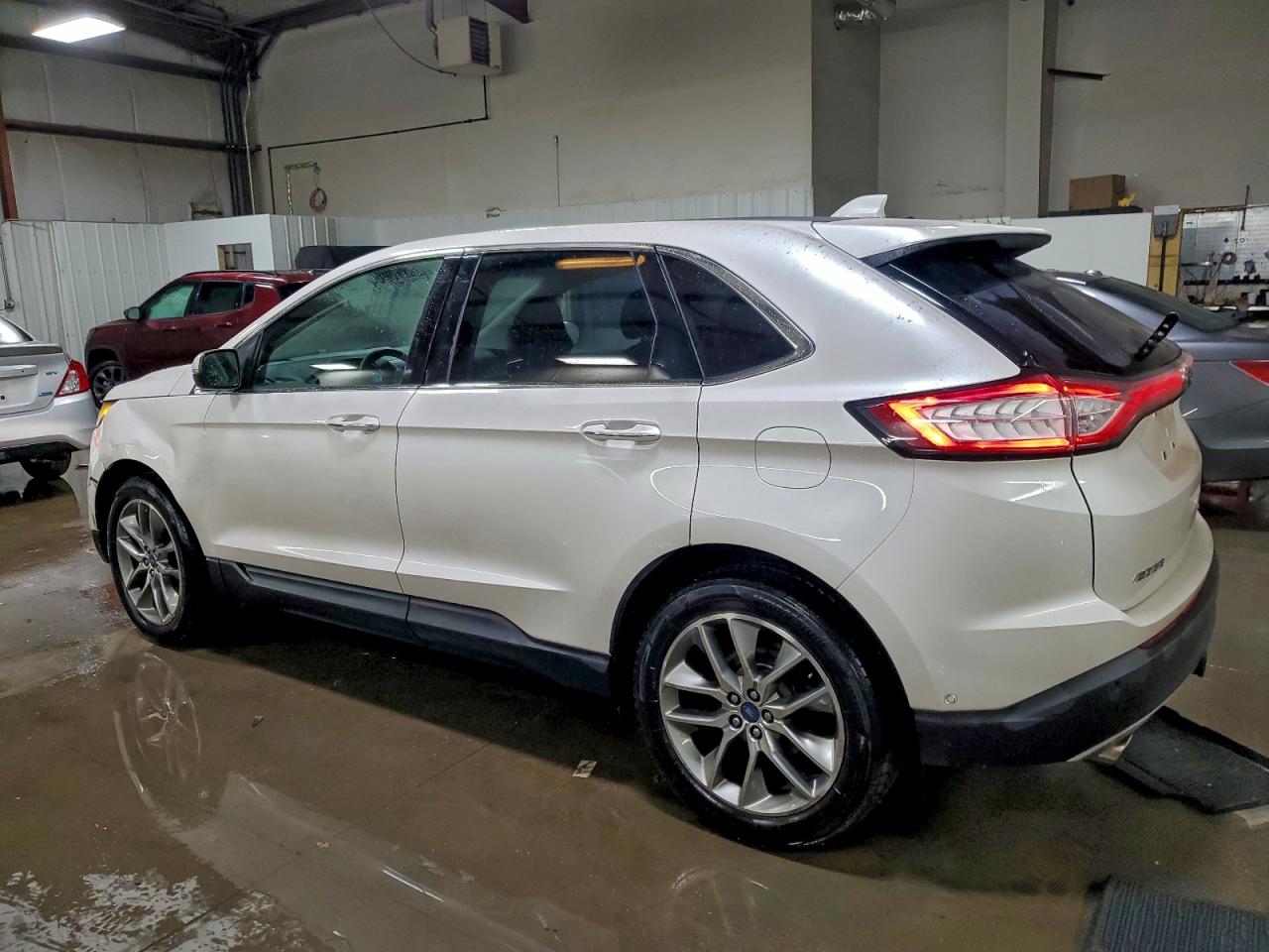 Ford Edge Titanium Image 3