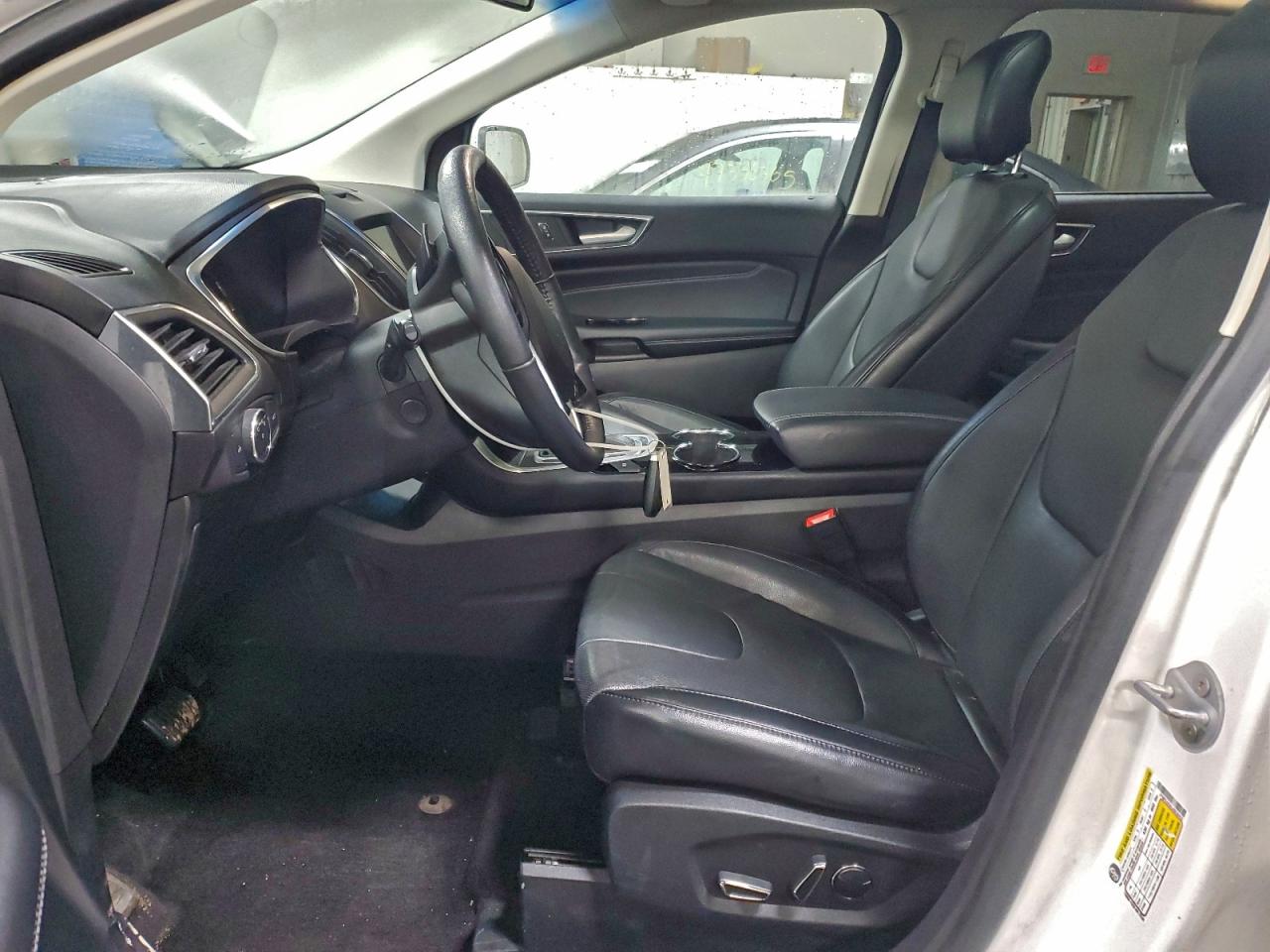 Ford Edge Titanium Image 12