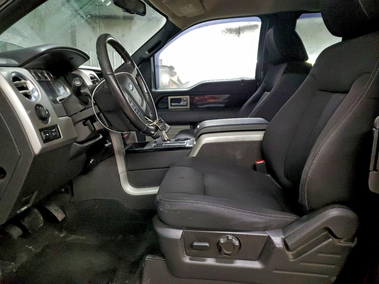 Ford F-150 Super Cab Image 10