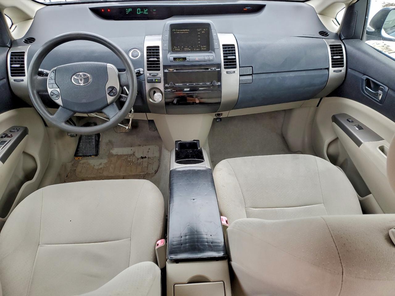 Toyota Prius Image 10