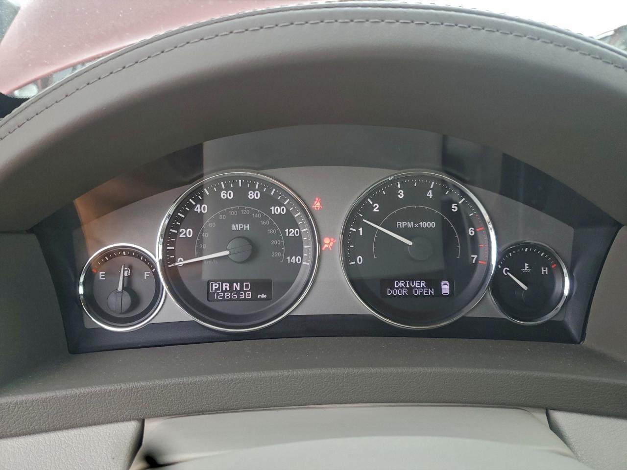 Jeep Grand Cherokee Limited Image 8