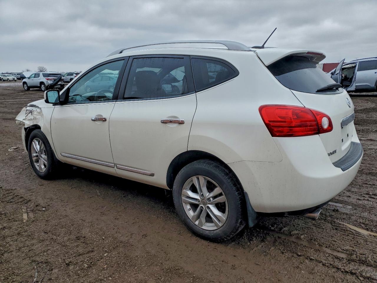 Nissan Rogue S Image 3