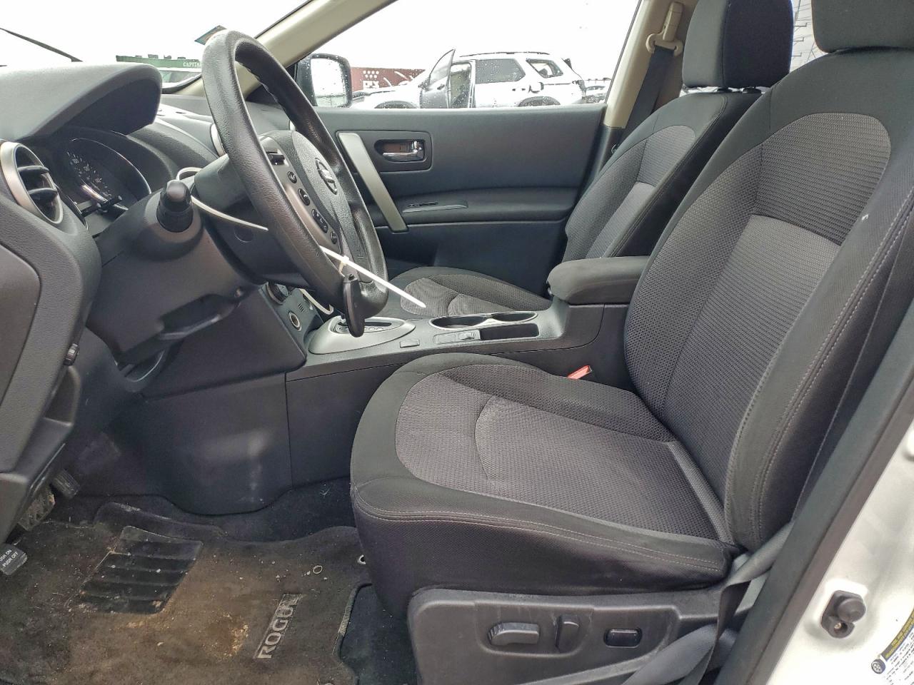 Nissan Rogue S Image 8