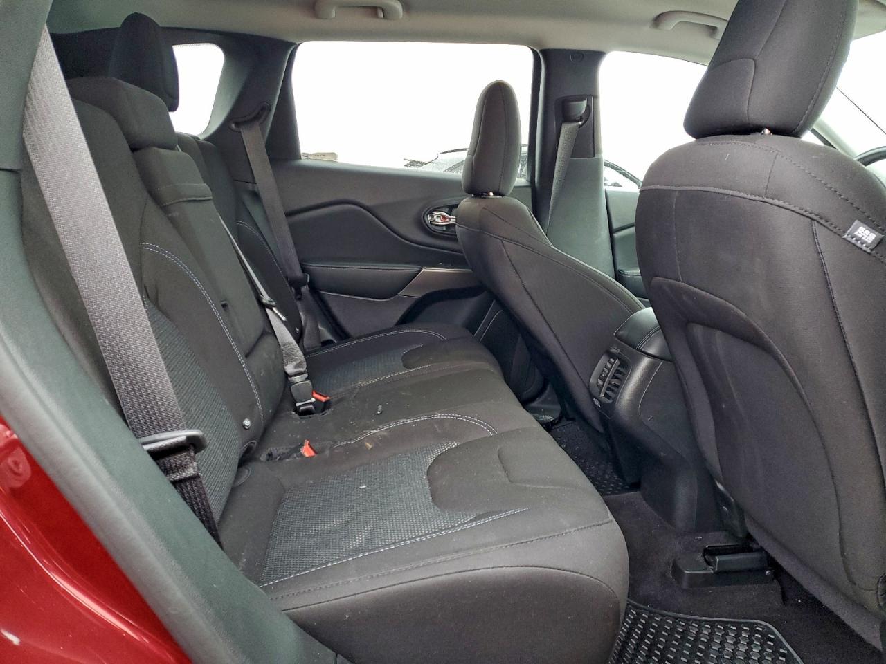 Jeep Grand Cherokee Latitude Image 11