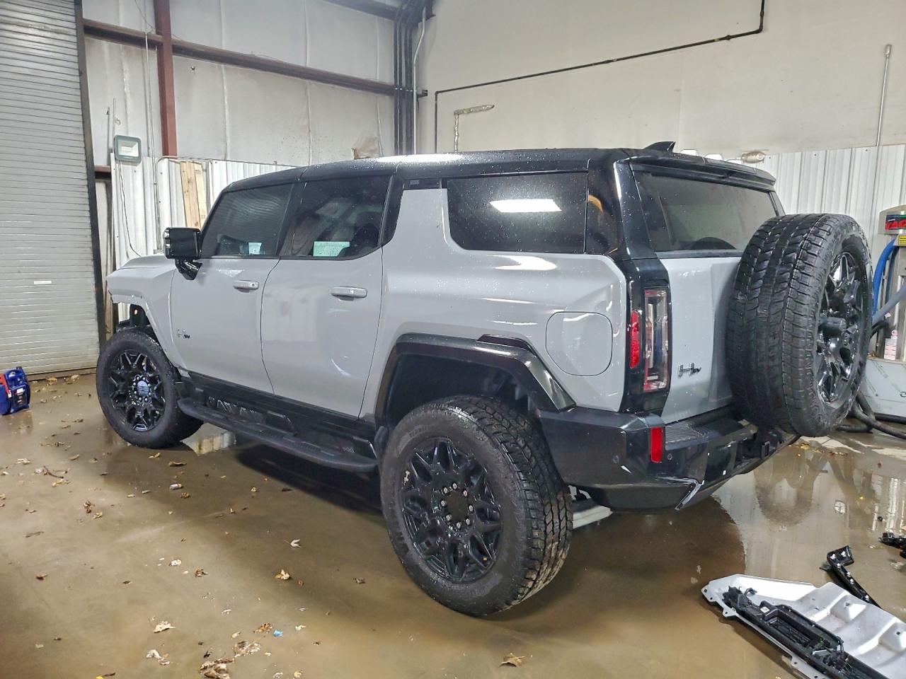 GMC Hummer Suv 2x Image 10