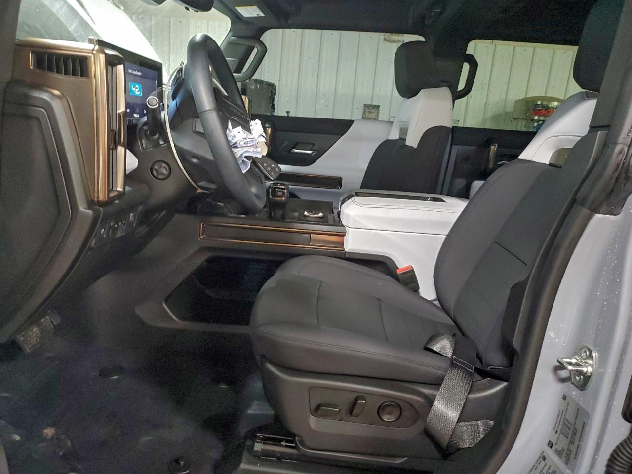 GMC Hummer Suv 2x Image 5